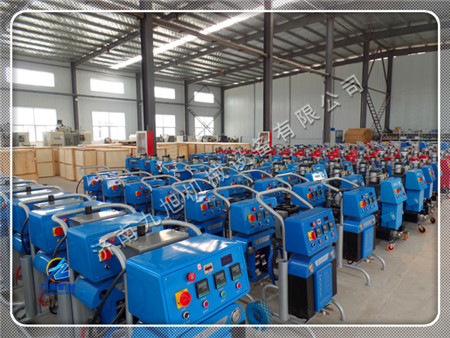 高壓無氣聚氨酯噴涂發(fā)泡機的操作流程與注意事(圖1) 高壓無氣聚氨酯噴涂發(fā)泡機的操作流程與注意事